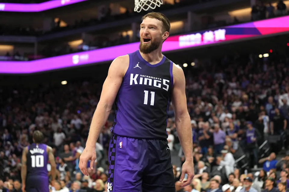 Sacramento Kings forward Domantas Sabonis (11)