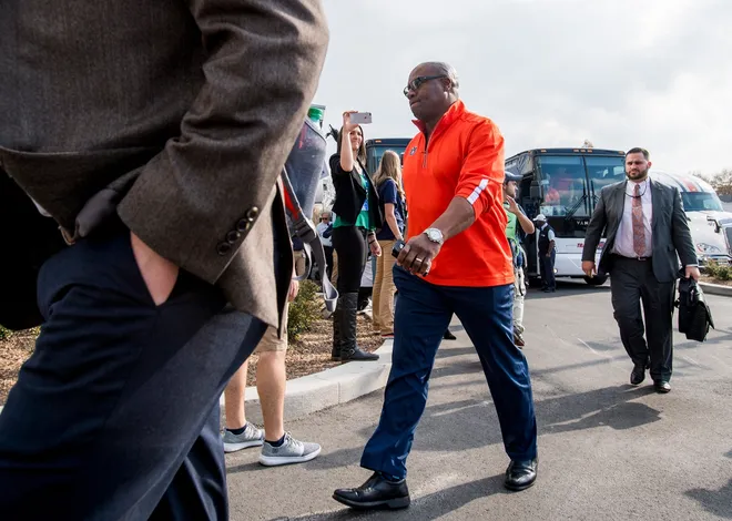 Bo Jackson arrives with the Auburn football team before the SEC Championship Game at Mercedes Benz Stadium in Atlanta, Ga. on Saturday December 2, 2017. (Mickey Welsh / Montgomery Advertiser)