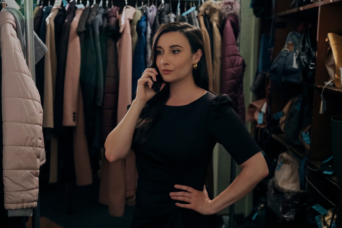 Lilah Richcreek Estrada as Julie in ‘A Man on the Inside’ Season 2.