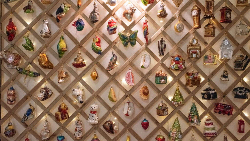 Five Christmas fundraising ideas to support refugees this season