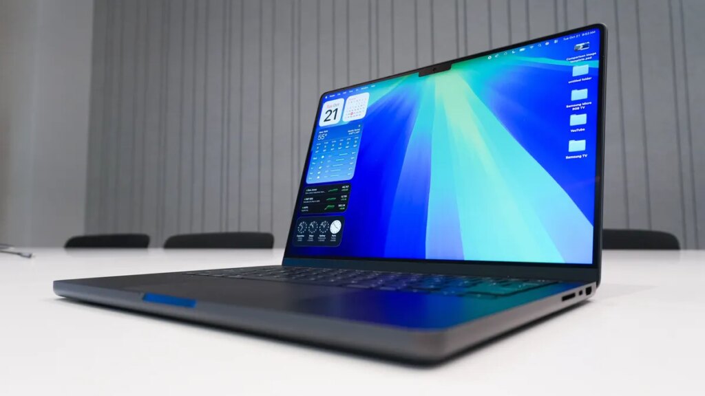 MacBook Pro vs. MacBook Air: Which Apple laptop you should buy, according to experts