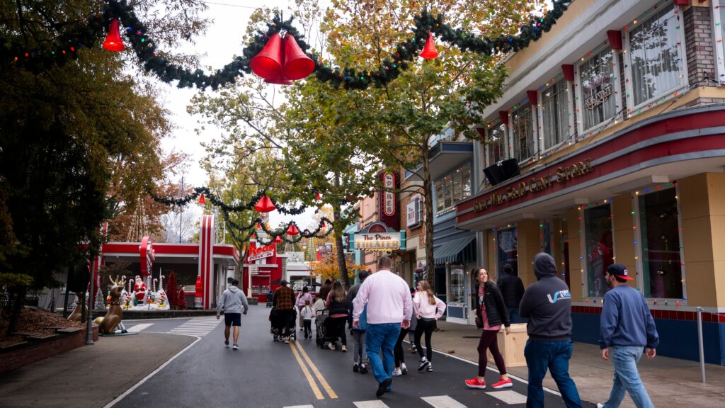 Want to work at Dollywood? How to join Dolly Parton’s team in 2026