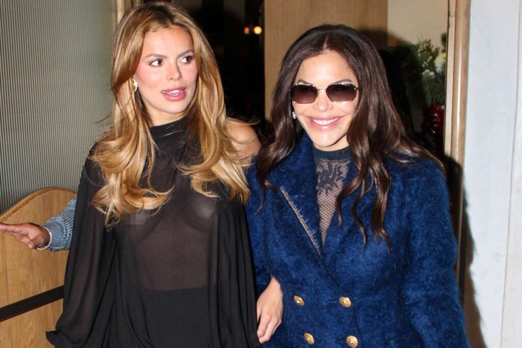 Lauren Sánchez Bezos Wears $30K Designer Outfit for Girls' Night Out