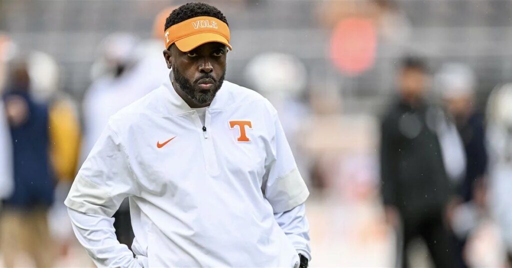 Tennessee parting ways with defensive coordinator Tim Banks