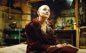 BUGONIA, Emma Stone, 2025. ©Focus Features / Courtesy Everett Collection