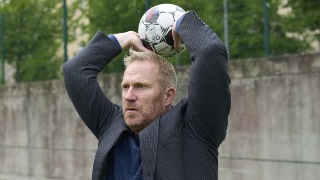 Arsenal turn to throw-in king who helped Liverpool become champions