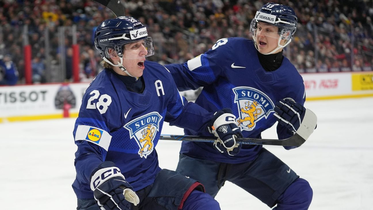 Finland stuns U.S. in world junior hockey quarterfinals