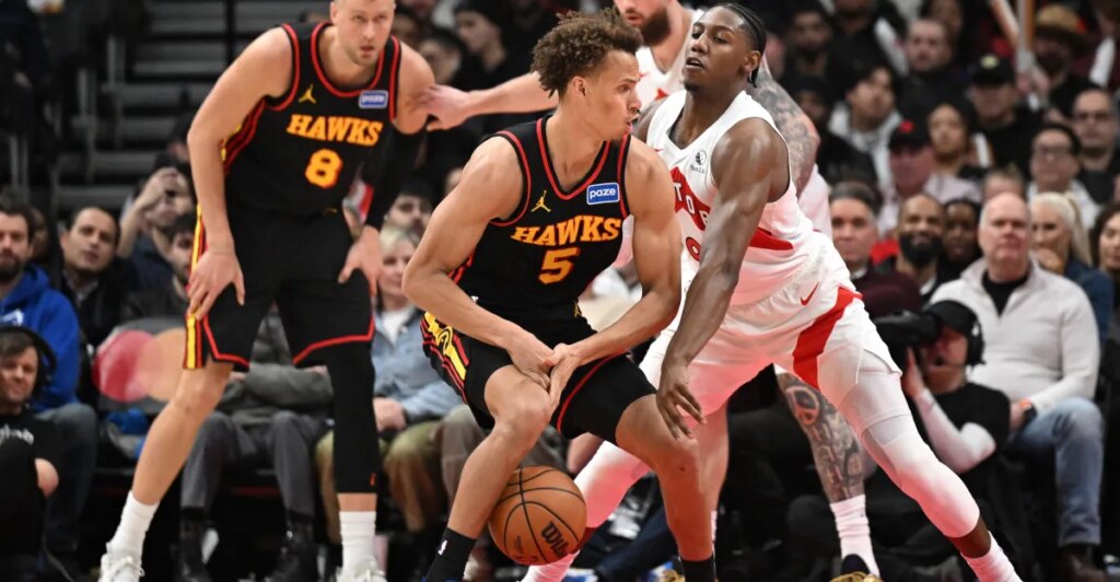 Hawks offense bogs down as Toronto completes season-series sweep