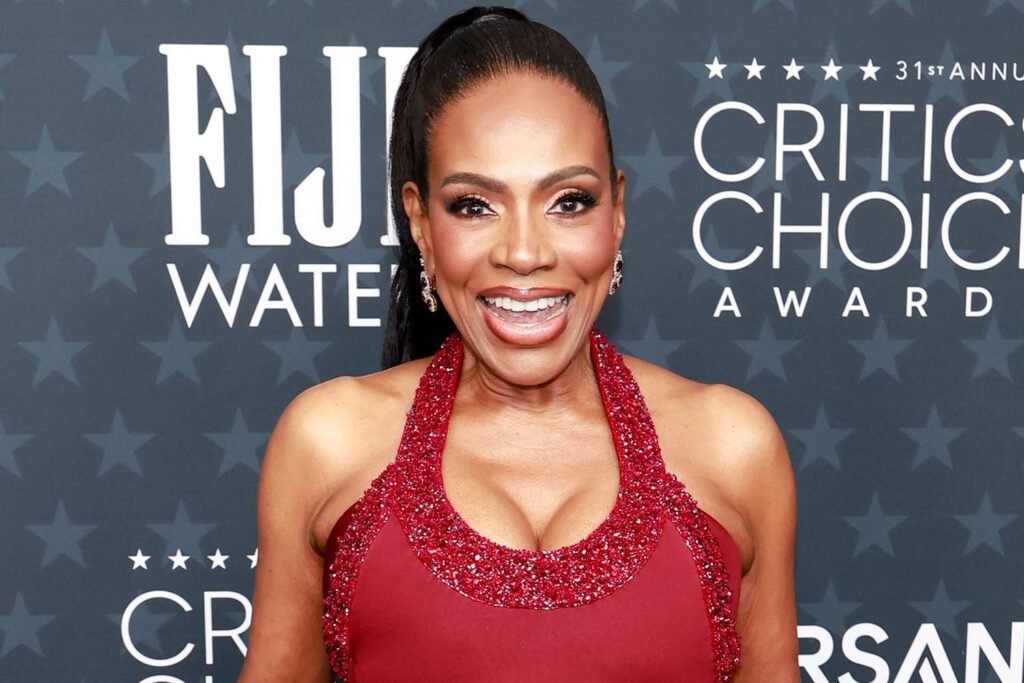 Sheryl Lee Ralph Jokes That 'Lidocaine' Helps Her Survive Red Carpets at Critics Choice Awards 2026