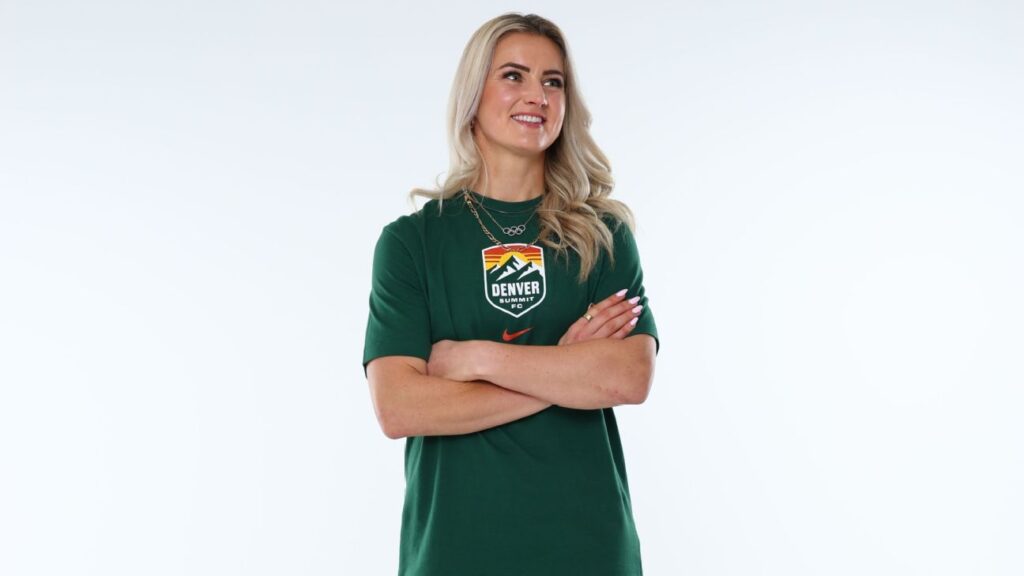 USWNT captain Lindsey Heaps signs with Denver