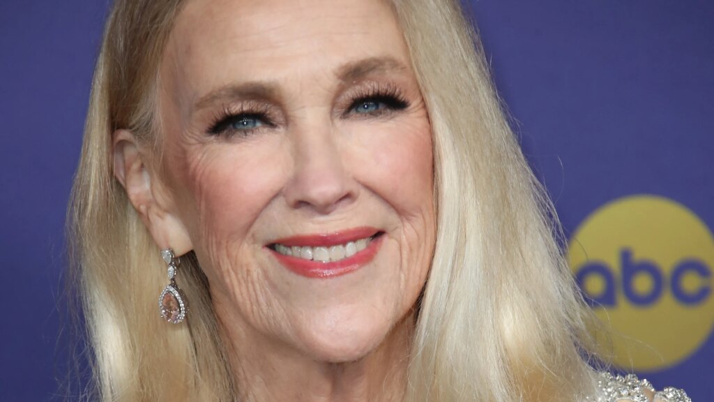 Catherine O'Hara revealed rare genetic condition. What is situs inversus?