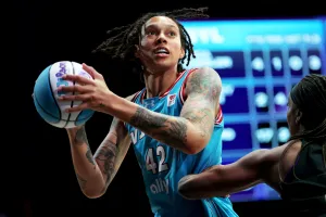 MEDLEY, FLORIDA - JANUARY 19: Brittney Griner #42 of the Vinyl drives to the basket against Aaliyah Edwards #8 of the Lunar Owls during the third quarter of the Unrivaled 2026 game at Sephora Arena on January 19, 2026 in Medley, Florida. (Photo by Leonardo Fernandez/Getty Images)
