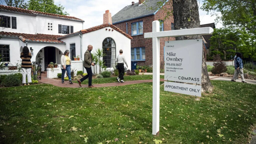 Mortgage rates rise to 6.11%: Freddie Mac