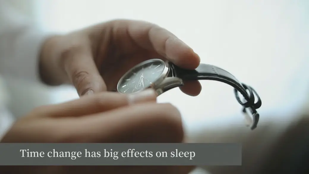 Click to play video: 'Small time change has big effect on sleep'