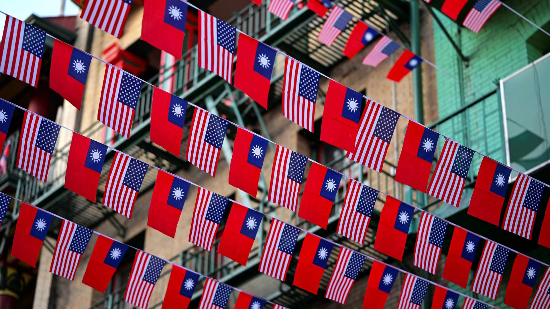 U.S. signs trade deal with Taiwan, lowering tariffs to 15%