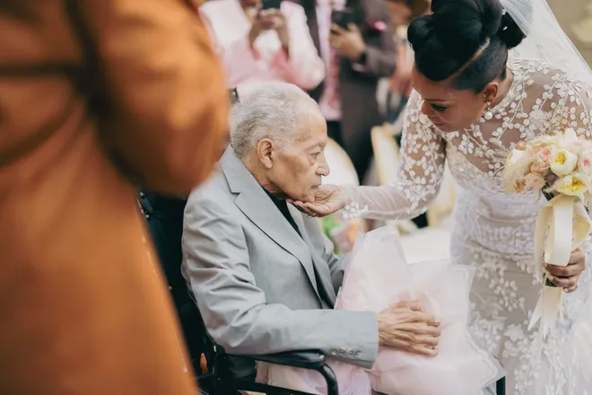 Yvette Nicole Brown and her father on her wedding day.