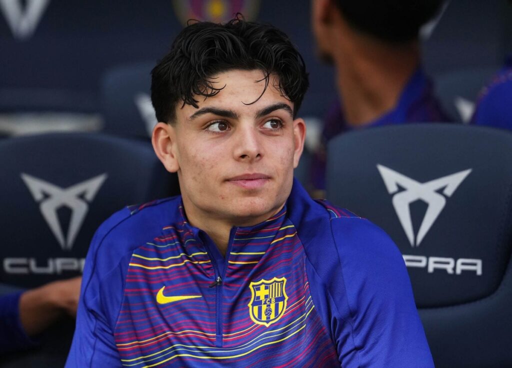 Xavi Espart is Barcelona’s new La Masia star, compared to Philipp Lahm by Hansi Flick