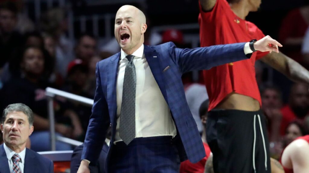 Boston College hires UConn assistant Luke Murray as head coach