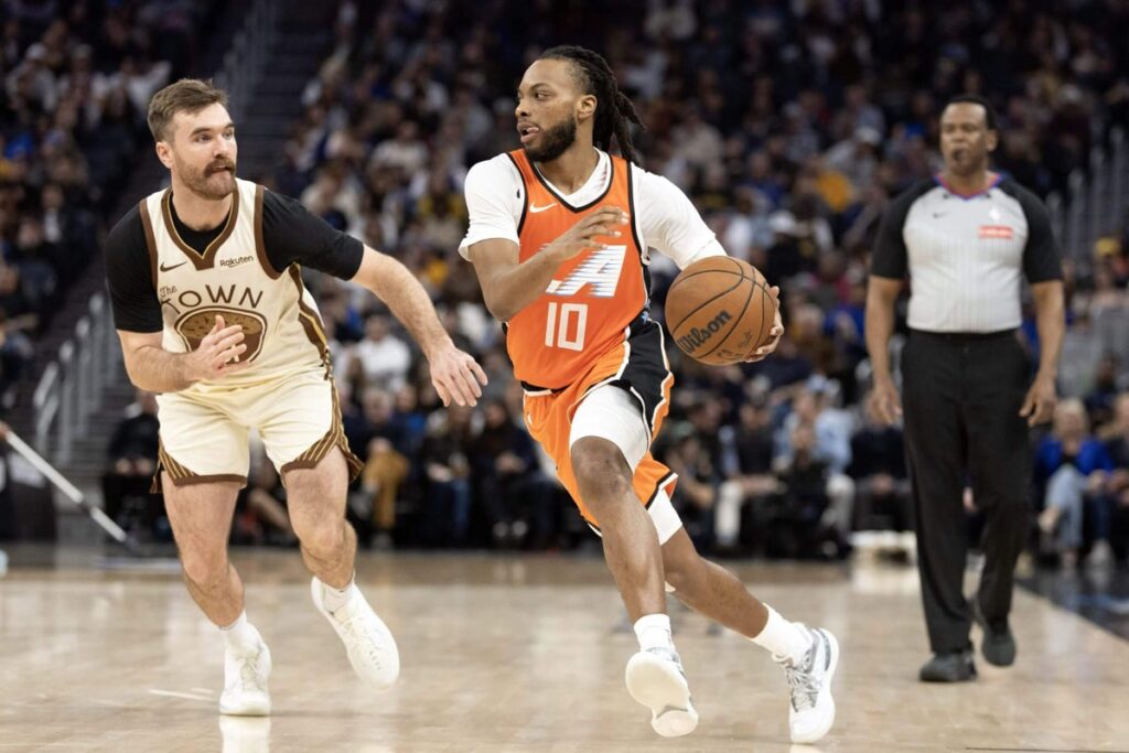 Darius Garland eases into Clippers debut, then helps lead comeback win