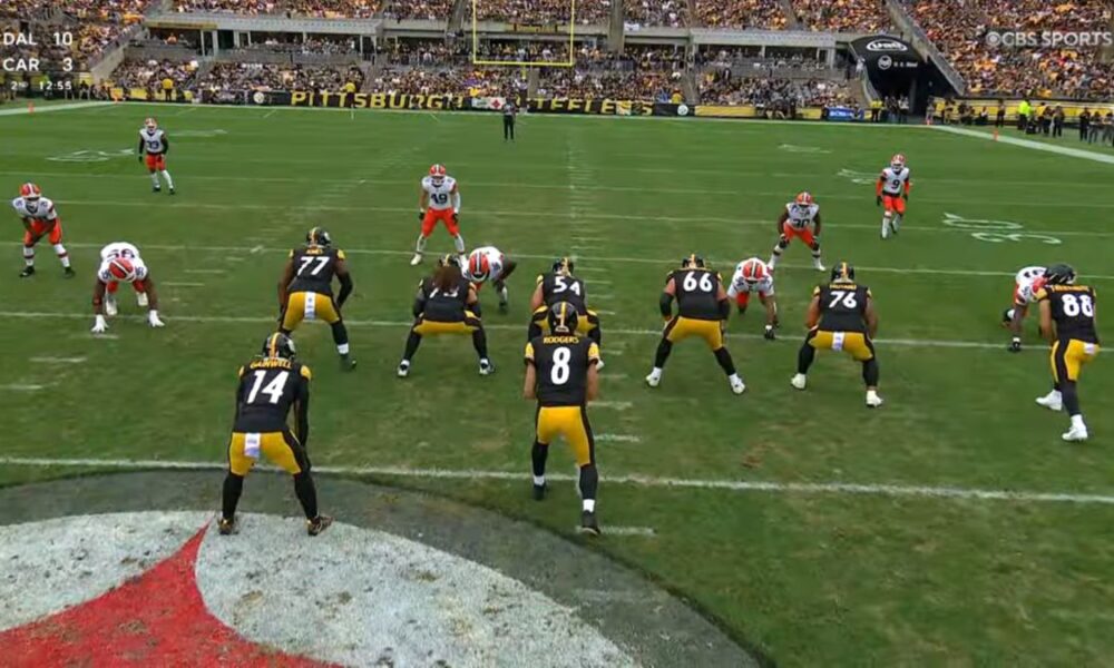 Dream Teams Named For Gainwell, Seumalo – And They Aren't The Steelers