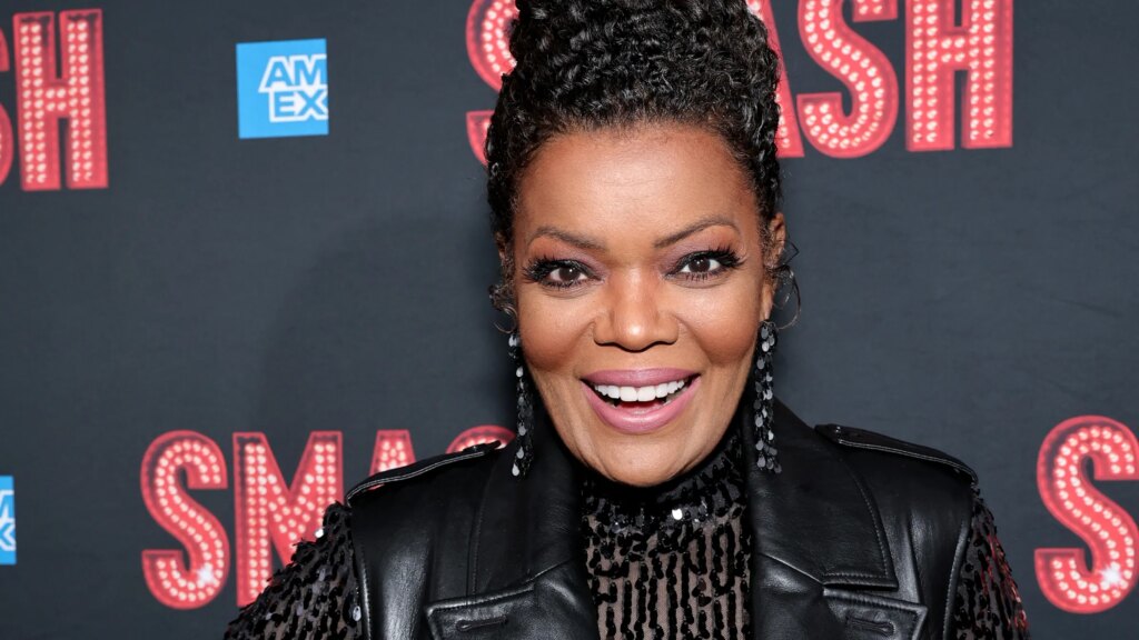 Yvette Nicole Brown's emotional choice in caring for her dad