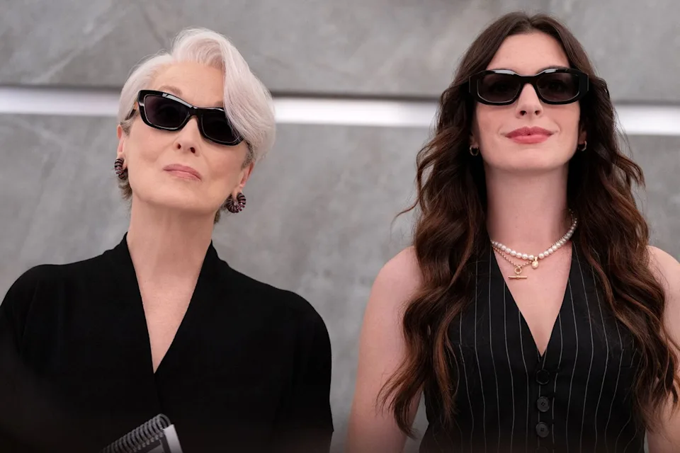 Meryl Streep as Miranda Priestly and Anne Hathaway as Andie Sachs in 