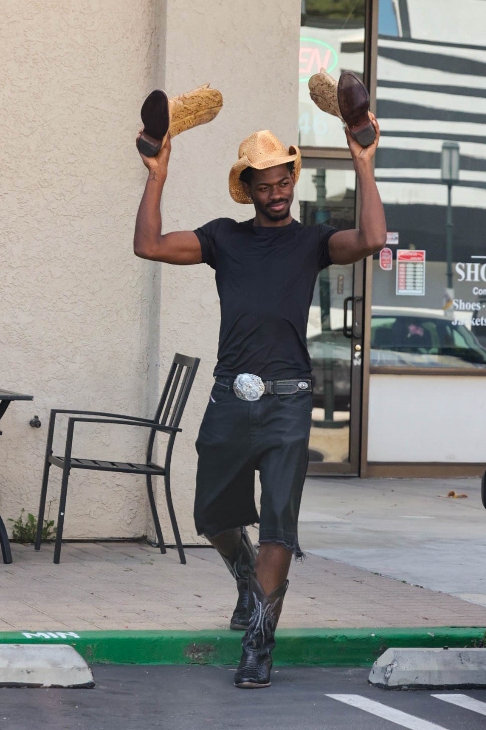 Now he can stroll that “Old Town Road” once again! Lil Nas X is excited to pick up his cowboy boots from a shoe repair shop in LA.