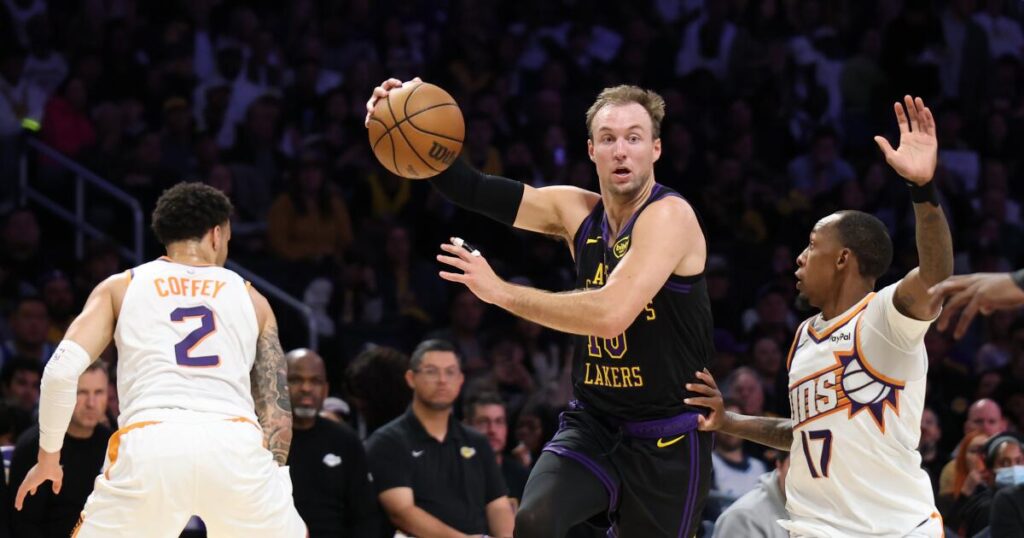 How Luke Kennard became the Lakers' emergency late-season point guard