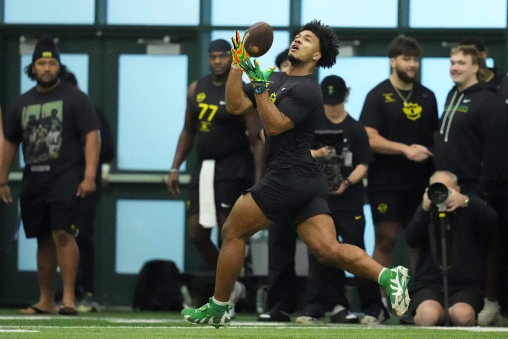 Ranking 10 options for Eagles in NFL Draft first round: Why TE Kenyon Sadiq is best outcome