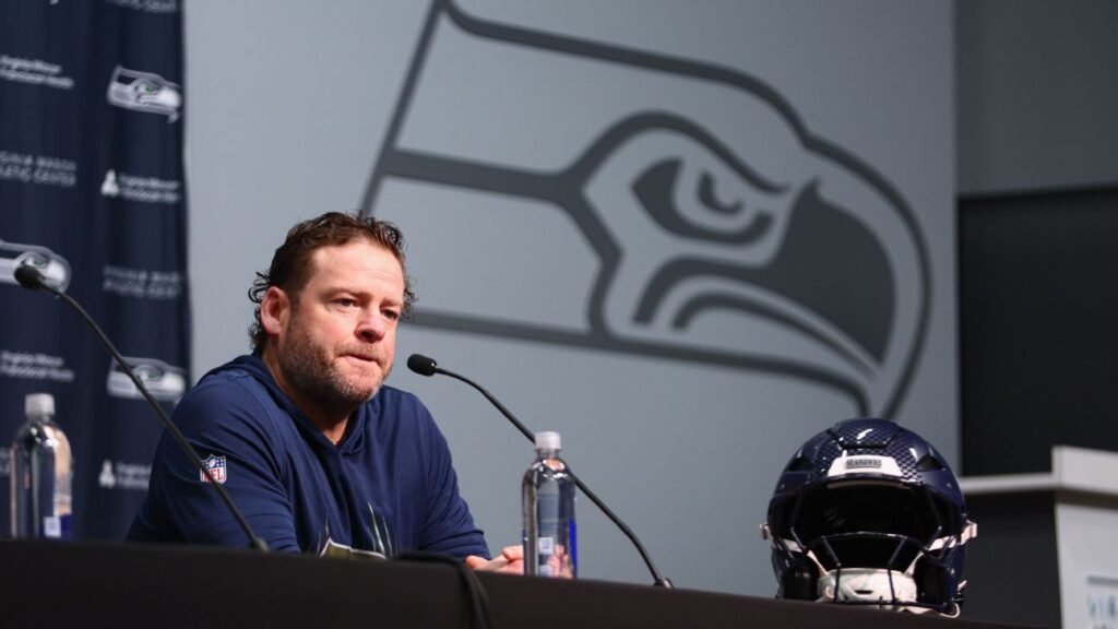 Seahawks look to move down in NFL draft, willing to deal in NFC West