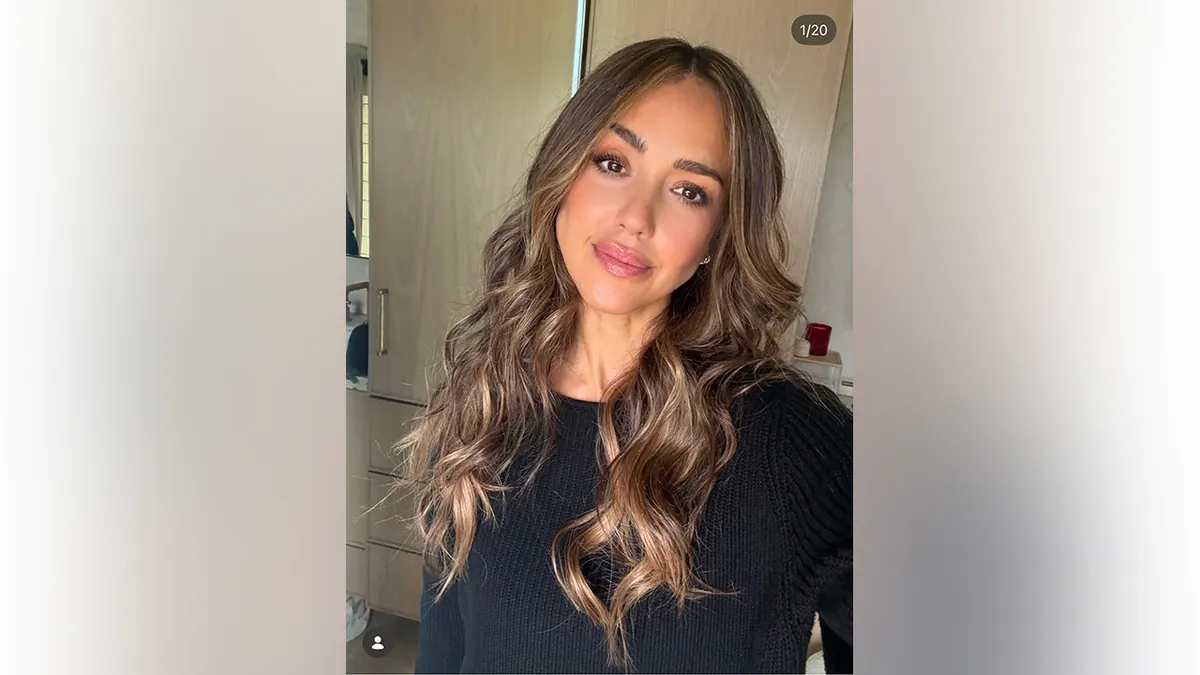 Jessica Alba takes a selfie
