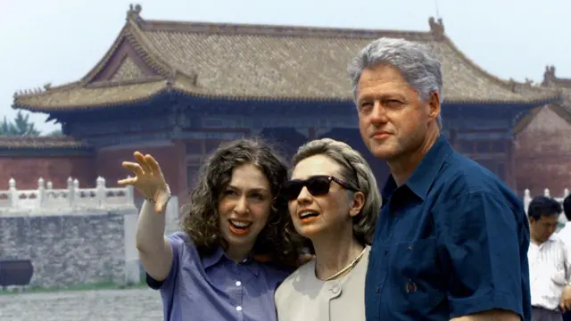 克林顿总统一家三口在北京故宫参观（28/6/1998）