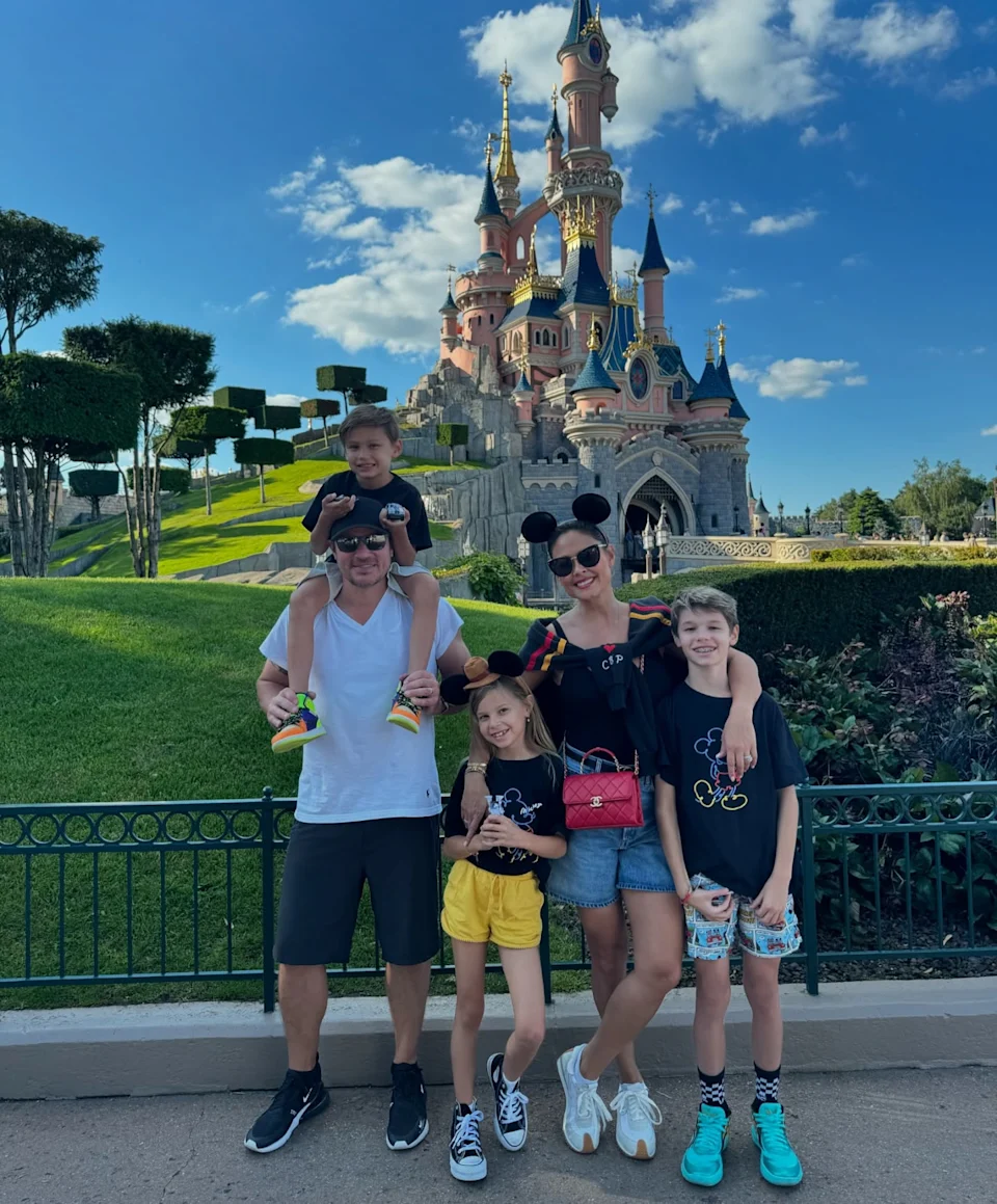 The 98 Degrees singer was in first class with his own wife, Vanessa Lachey, and their three kids (pictured here in an IG shot).