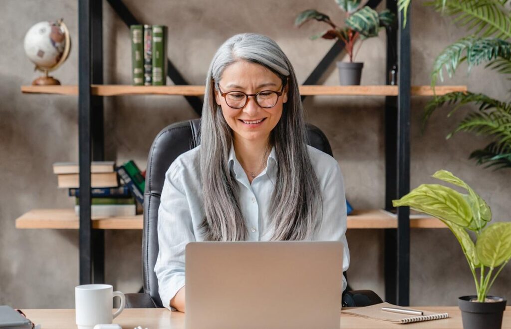 Claiming Social Security Early in 2026? Here's How Much You Can Earn From a Job Before Losing Benefits.