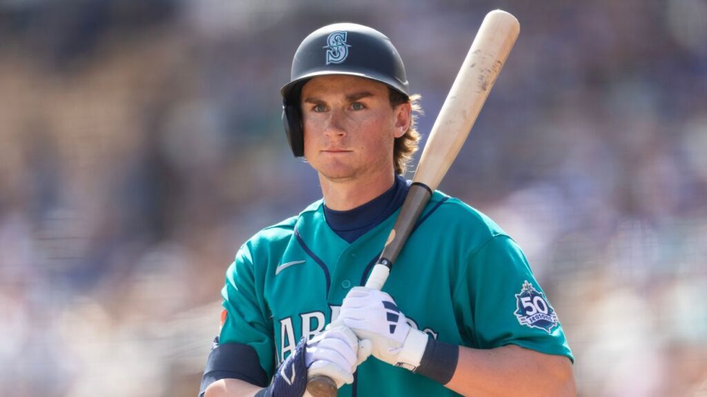 Mariners top prospect Colt Emerson makes MLB debut