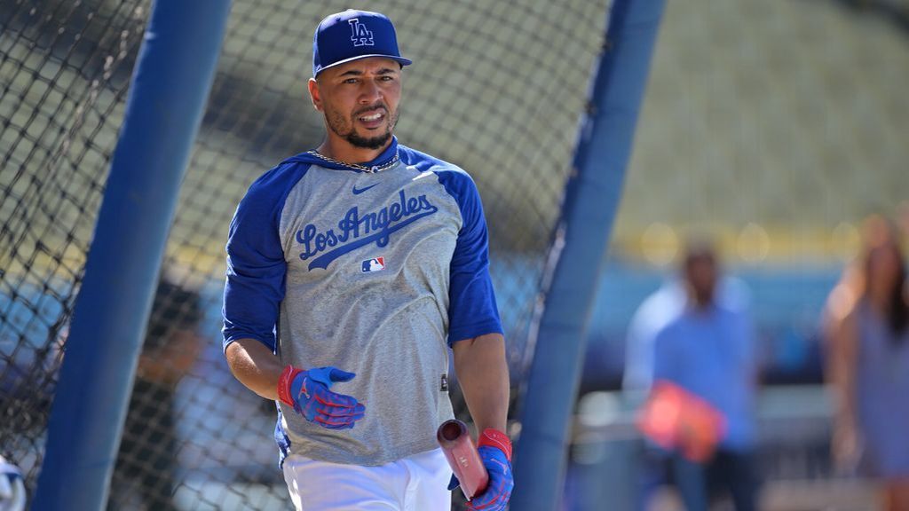 Mookie Betts rejoins Dodgers after five weeks on IL