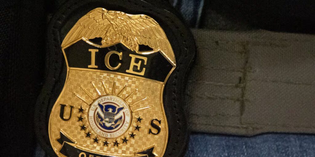 Nueva York restringirá cooperación con el ICE pese a las amenazas del zar fronterizo