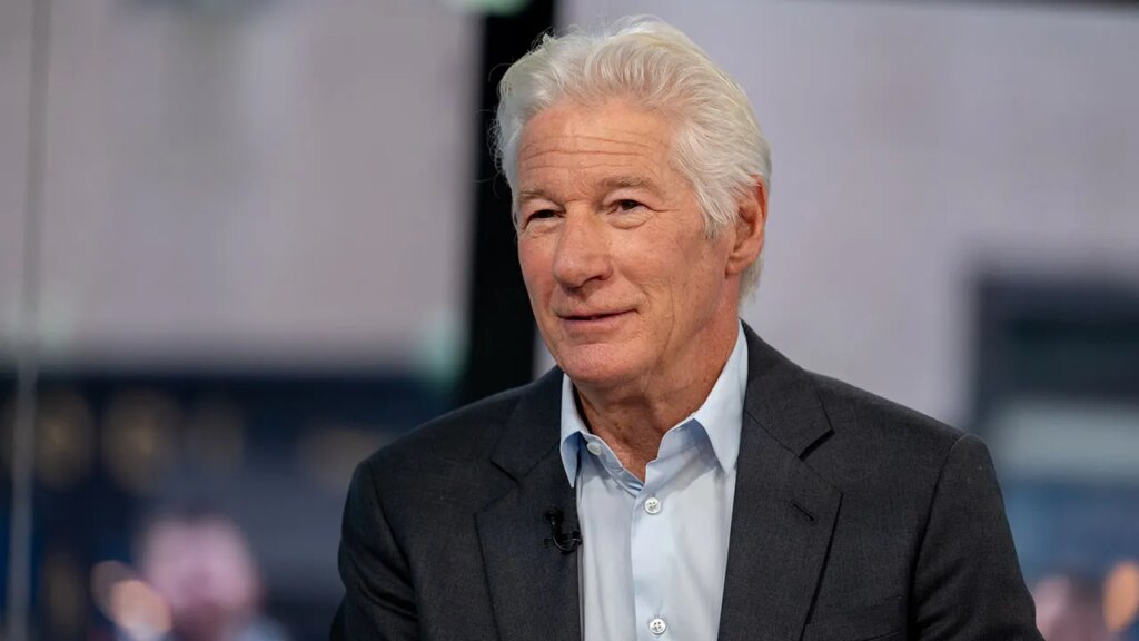 Richard Gere calls Trump a 'maniac,' warns Democrats they went to sleep