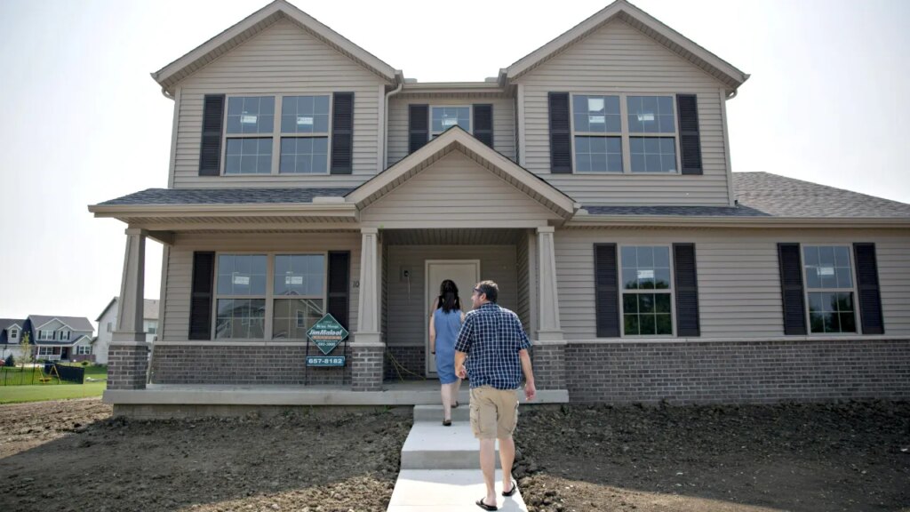 Mortgage rates fall to 6.47%: Freddie Mac