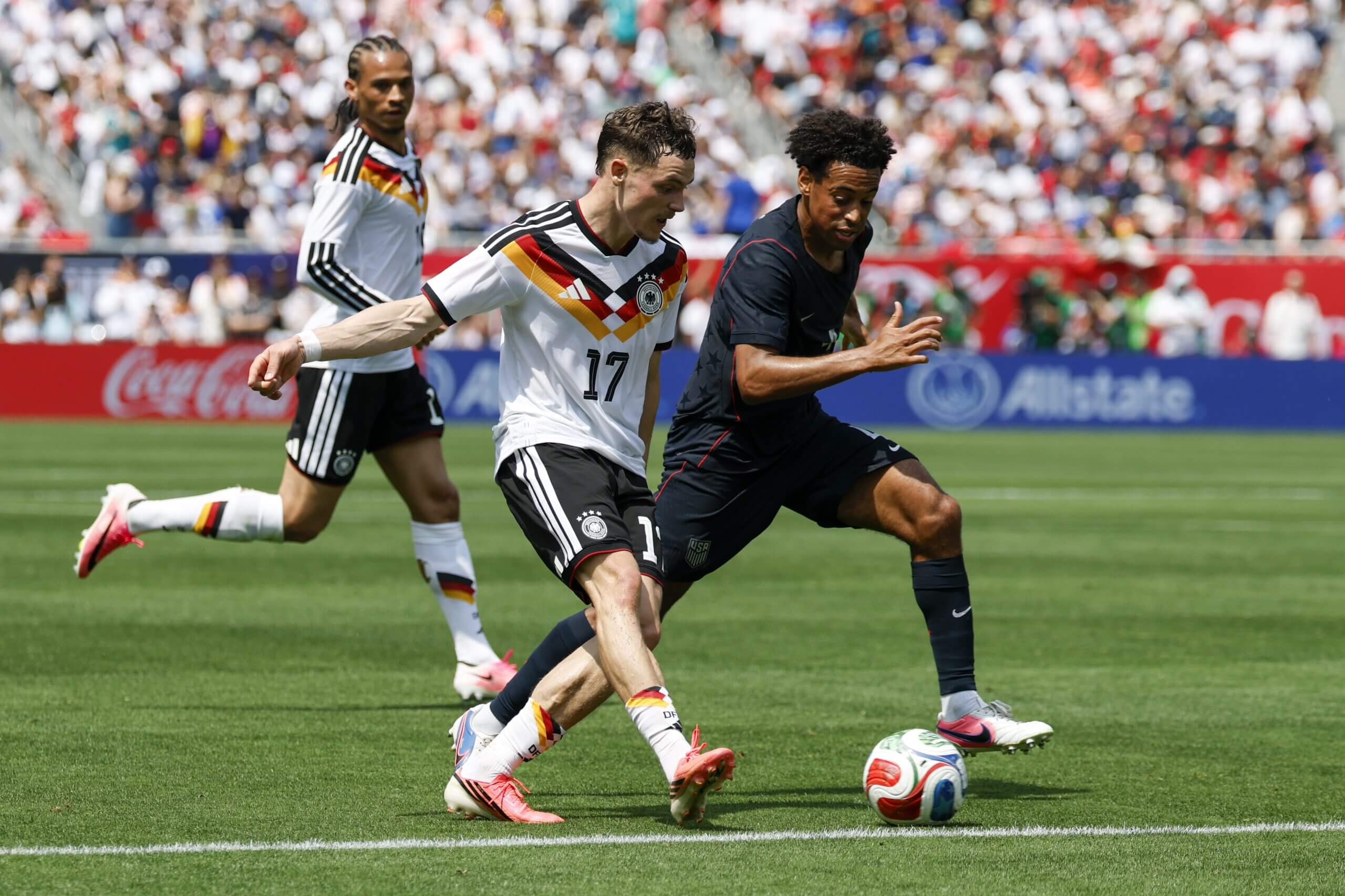 Tyler Adams marks Florian Wirtz in a USMNT friendly vs. Germany