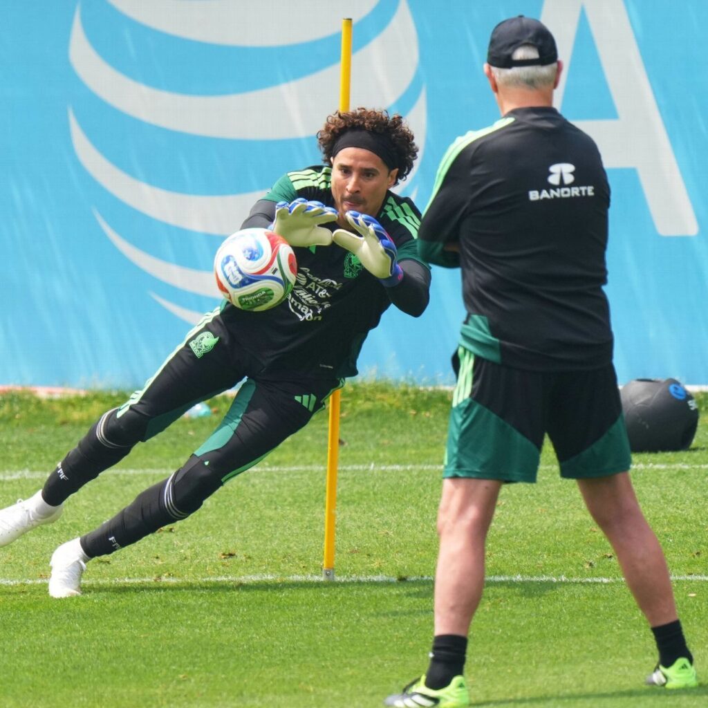 Mexico players back Ochoa for historic World Cup start vs. Czechia