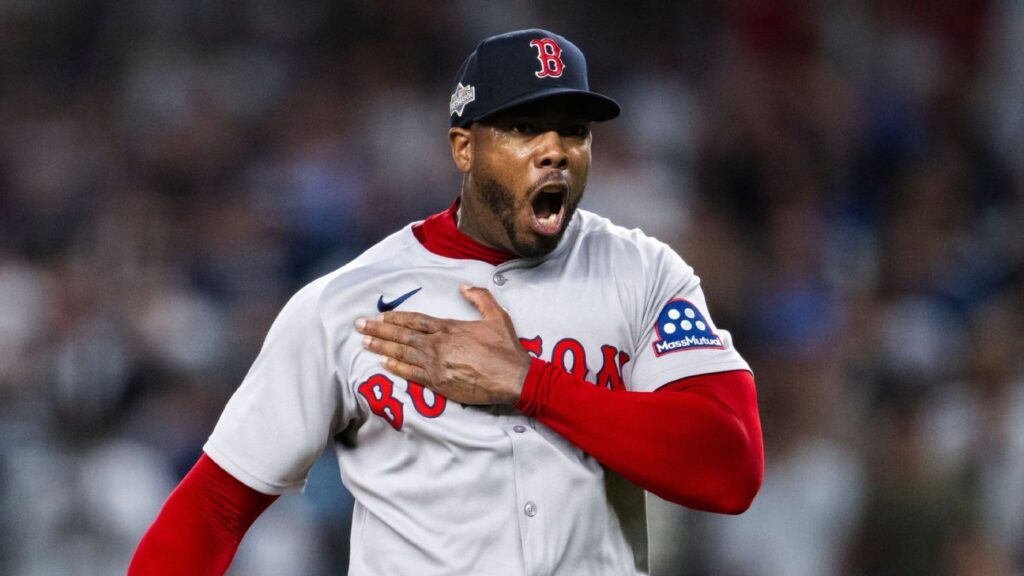 Red Sox's Aroldis Chapman says Yankees GM owes him apology
