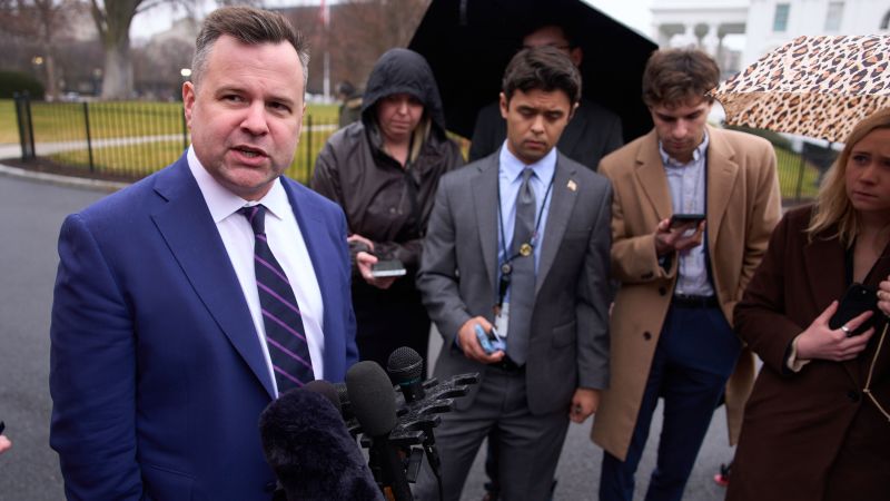 Trump’s new acting intel chief Bill Pulte arrives early, eyes firing hundreds