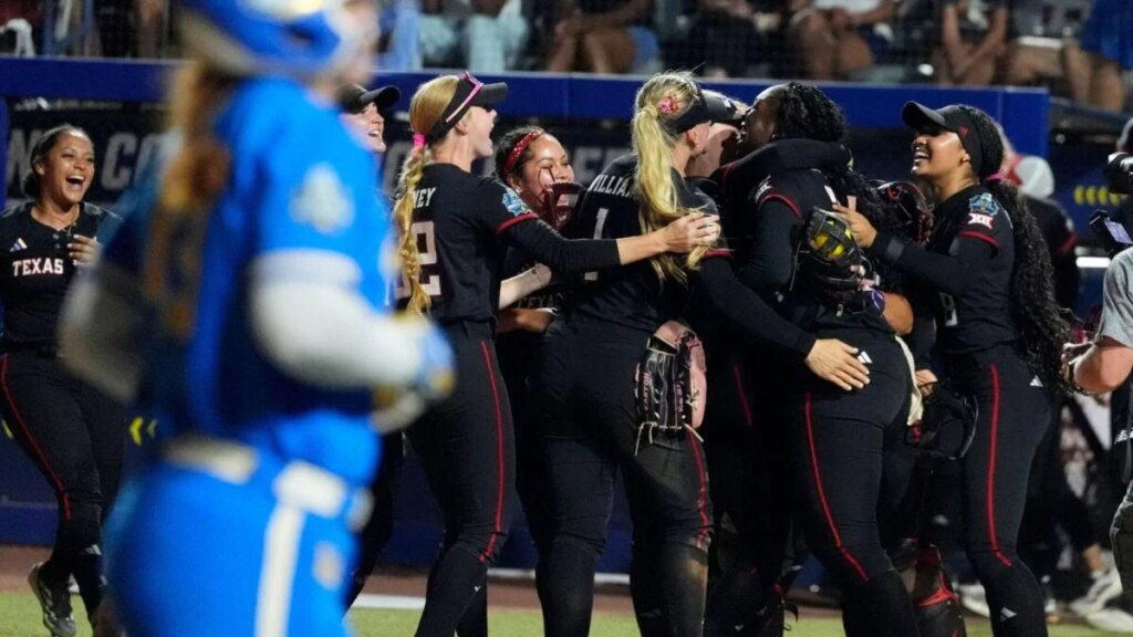 Women's College World Series schedule 2026: Scores, bracket, TV times
