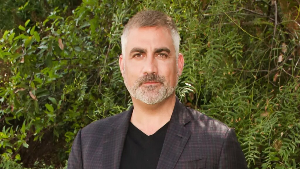 Taylor Hicks reflects on 'American Idol' fame: 'Enjoy the wave as much as you can'