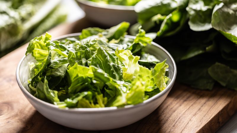 Diarrhea outbreak may be linked to lettuce, Michigan officials say