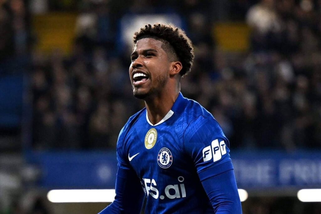 Manchester United exploring move for Chelsea midfielder Andrey Santos