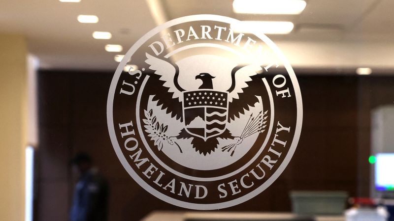 Trump rule creates roadblock for green card applicants using public benefits