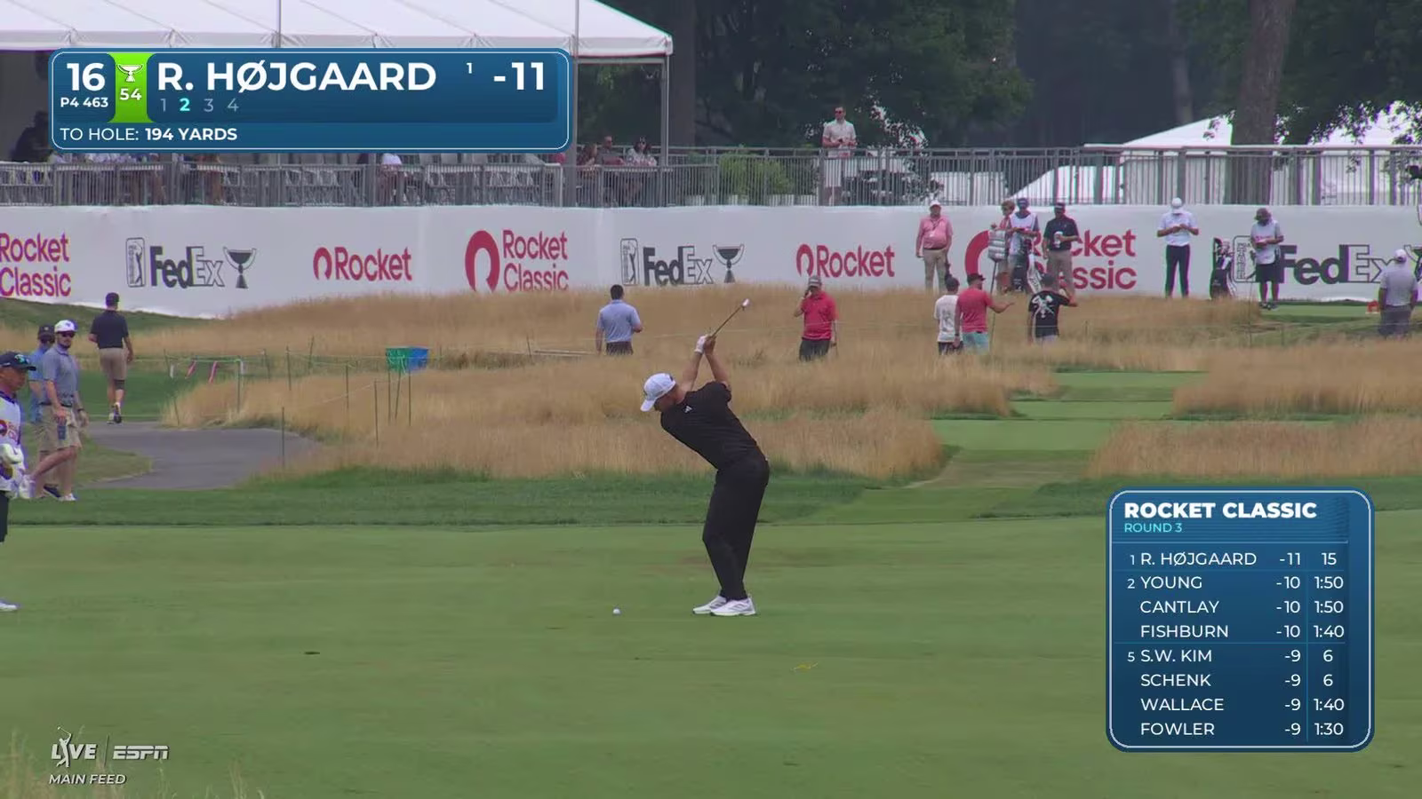 Rasmus Højgaard sinks 32-foot birdie putt on No. 16 at Rocket Classic