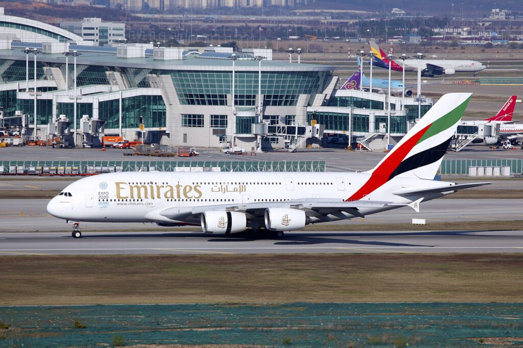 Emirates A380 Pilots Lands for First Time at Jakarta